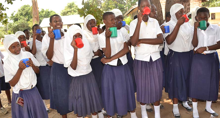 school-aids-kamal-csr